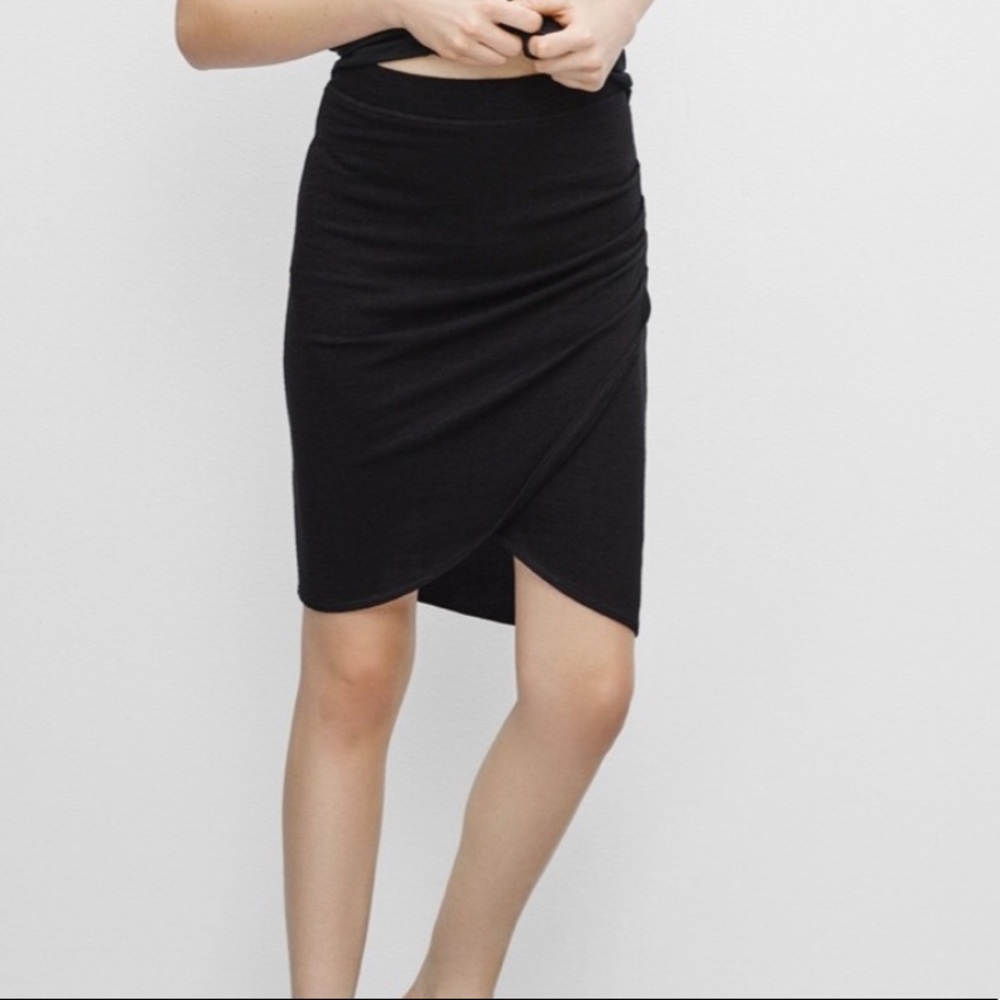 Aritzia Black Skirt